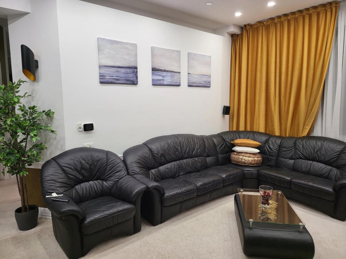 Large Luxury Apartment - Penthouse - Terrace Bukarest Exterior foto